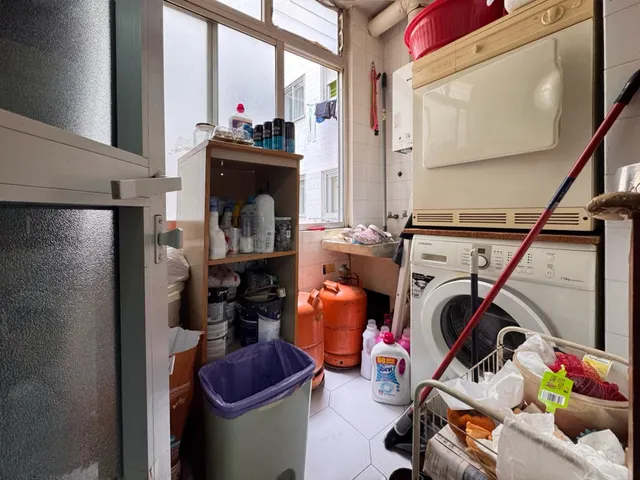 PISO DE 4 habitaciones EN PLENO CENTRO DE PONTEVEDRA, CON GARAJE Y TRASTERO — 4