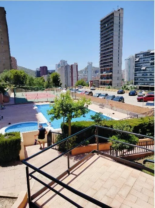 SE VENDE ESTUDIO-DUPLEX EN BENIDORM ZONA PONIENTE - foto 2