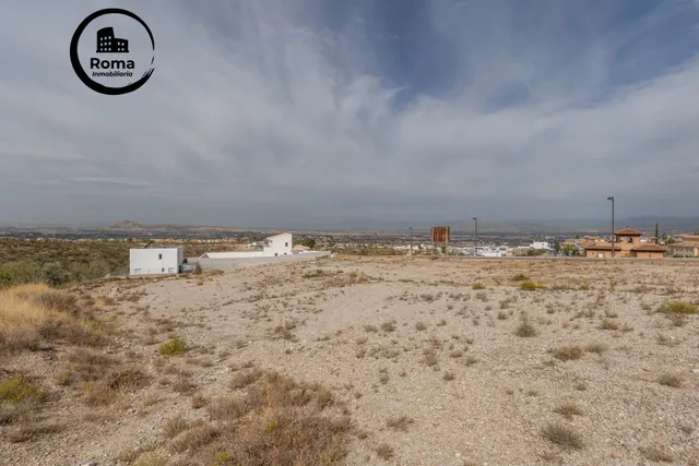 Terreno urbano de 750 m2 en Altos de La Zubia. Parcelas 14 de la manzana L y parcela 17 de la manzana M — 25