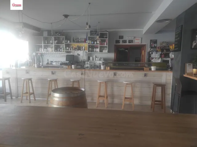 En Villatoro. Se vende restaurante en pleno funcionamiento