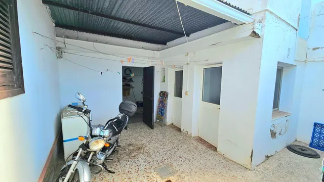 CASA INDEPENDIENTE DE 4 DORMITORIOS    PLAYA DE REGLA — 12