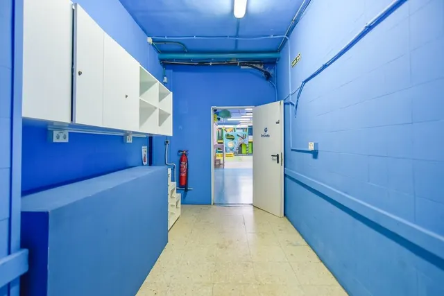 Local comercial 300m² en venta - LA PUNTICA — 22