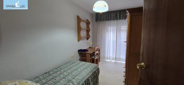 ¡Tu nuevo hogar te espera! Amplio piso en alquiler preferiblemente chicas — 24