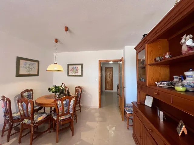 Amplio apartamento a solo 150 metros del mar en Playa de Tav - foto 3