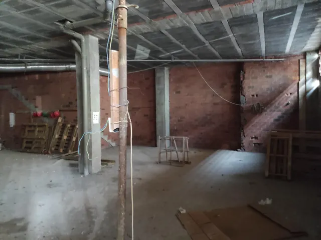 LOCAL COMERCIAL EN MILLADOIRO — 10