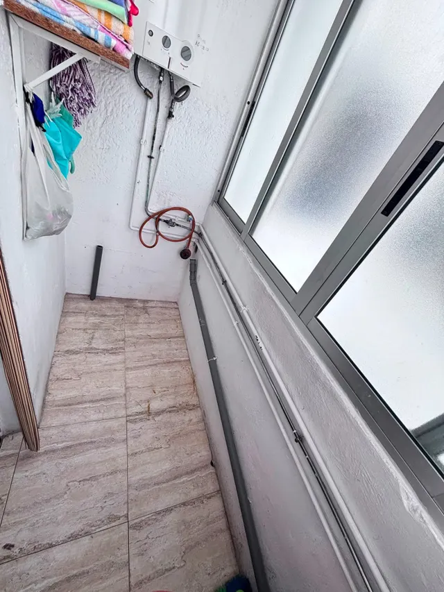 Amplia vivienda de 4 dormitorios y ascensor en carolinas altas. — 12