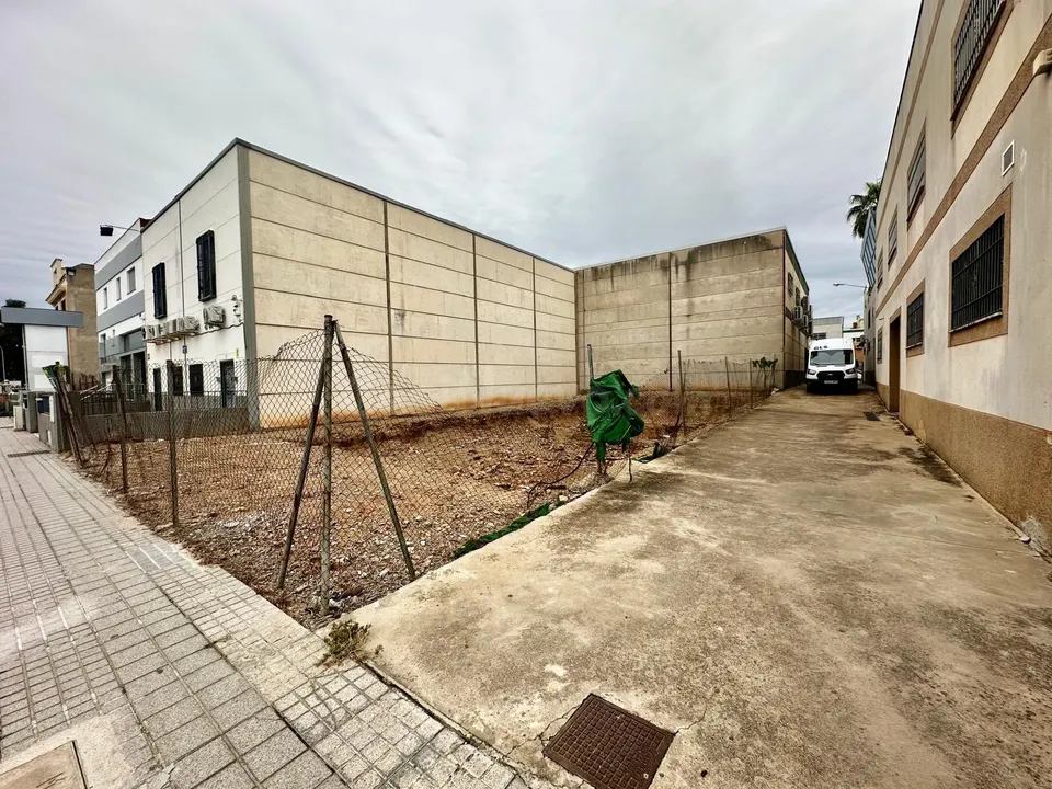 Terreno industrial en venta - Poligono El Granadel