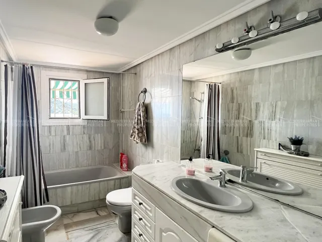 Apartamento con vistas al mar en la Cala de Benidorm — 15