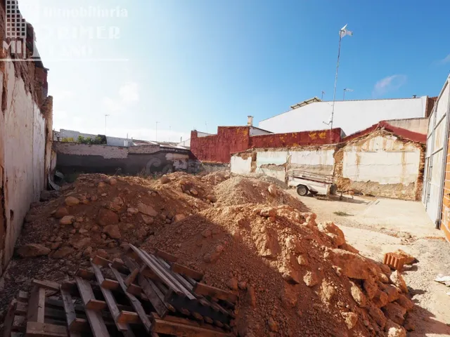 Solar de 340 m2 junto a c/Espartero con 16 m de fachada, ide - foto 3