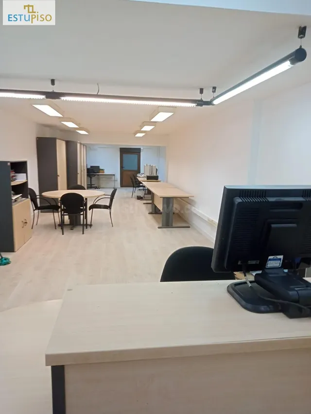 EXCLUSIVA - LOCAL COMERCIAL EN OLAGUIBEL 64- da a dos calles