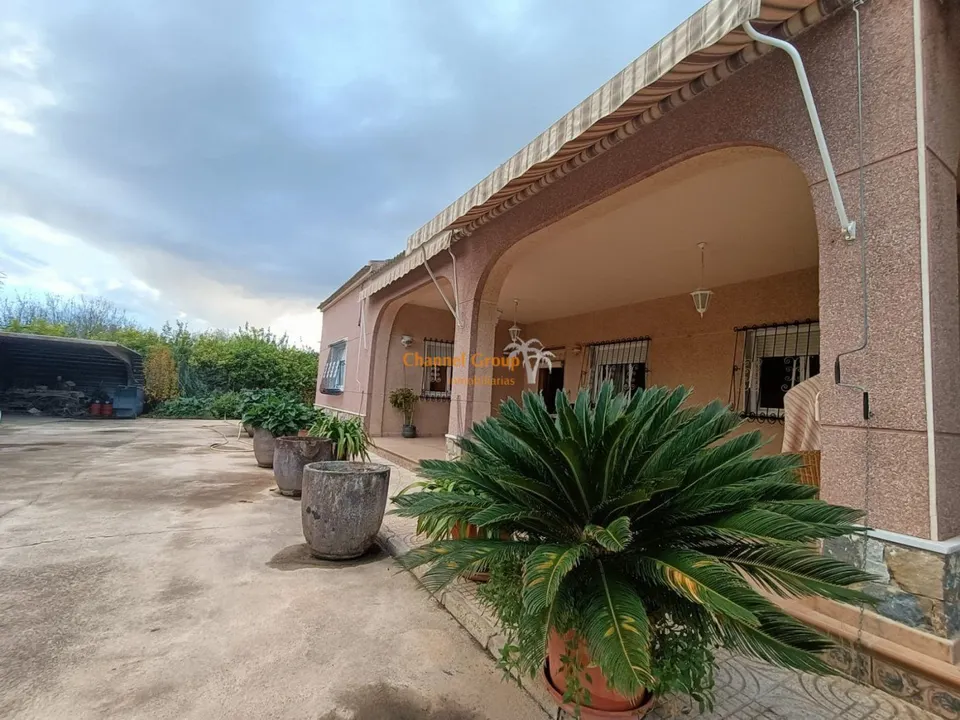 Chalet con piscina en Jubalcoi, Elche