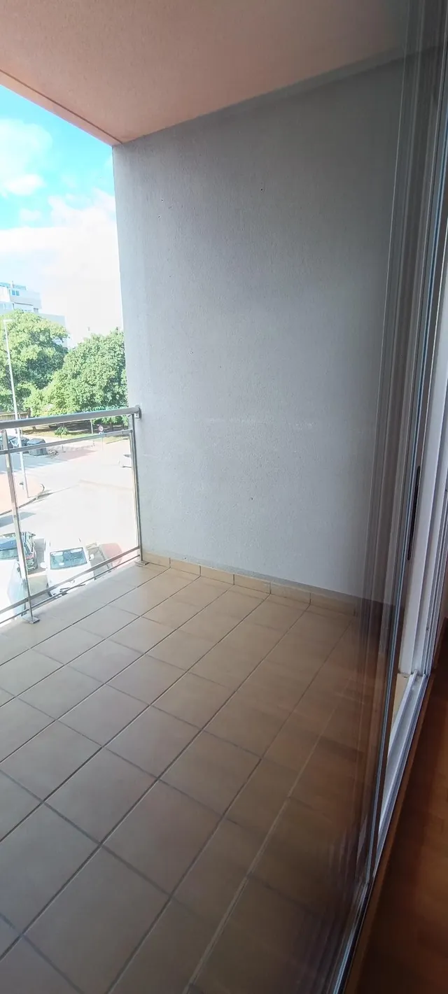 Oportunidad con TERRAZA en Juan Carlos I — 6