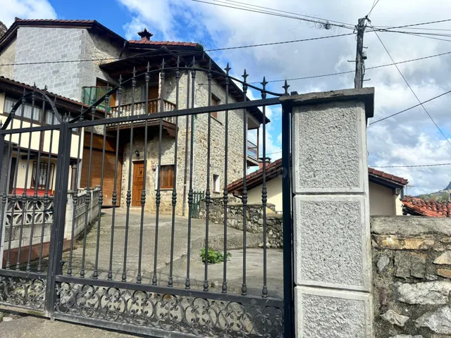 Casa 4 habitaciones 216m² en venta - Quirós - foto 2