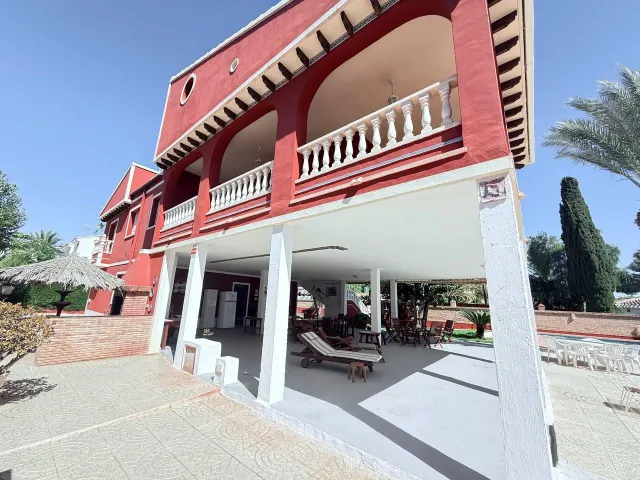Espectacular chalet en Dehesa de Campoamor con piscina privada a 5 minutos andandoa la playa. — 30
