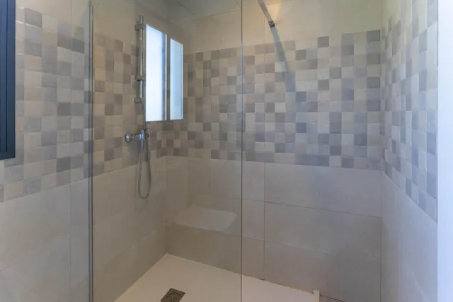 Chalet pareado con garaje, piscina y jardin — 29