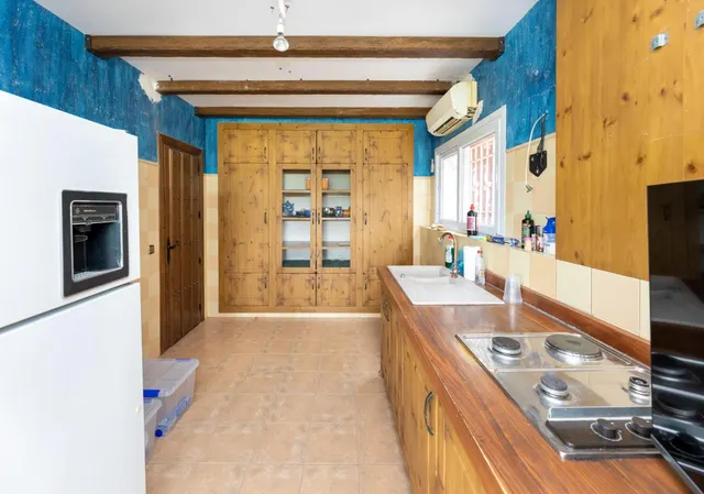 CHALET EN EL BARRIO DE MONACHIL — 38