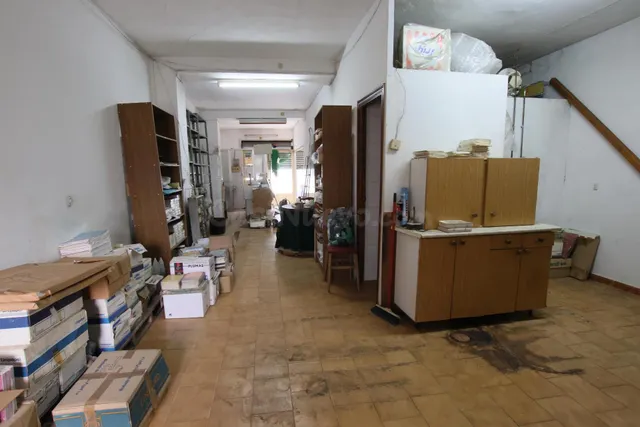 Local comercial en buena zona de Montijo - foto 3