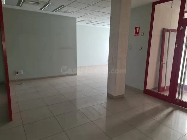 Locales en venta en la c/ Carmen de Valdemoro — 3