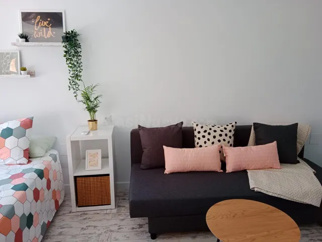Estudio Reformado en el Corazón de Torremolinos con Piscina 