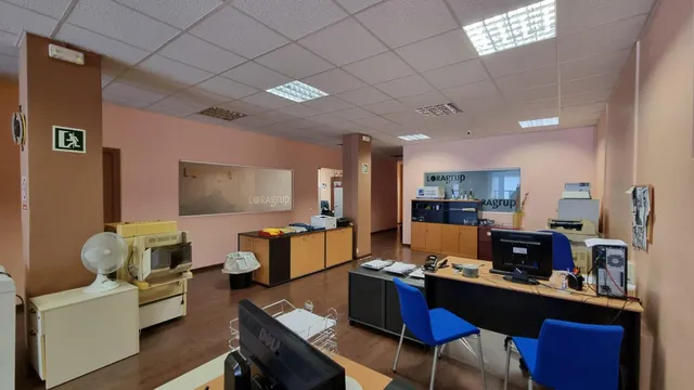 LOCAL COMERCIAL EN VENDA AL CENTRE — 6