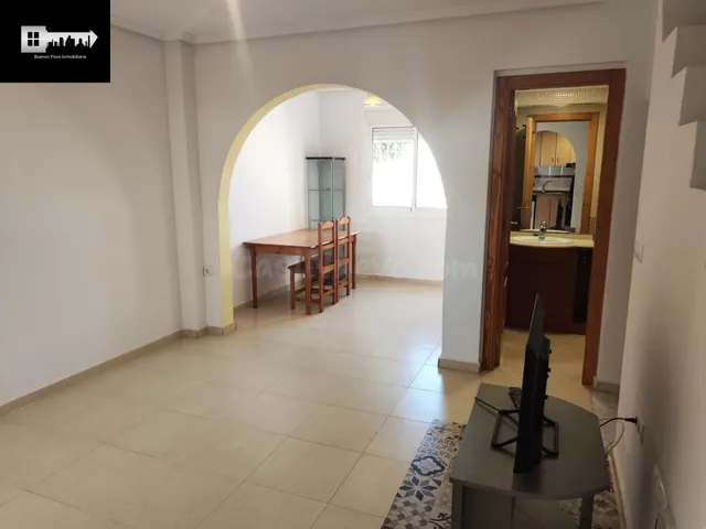 Bungalow pareado con dos terraza, solárium y sótano en Gran Alacant. — 2