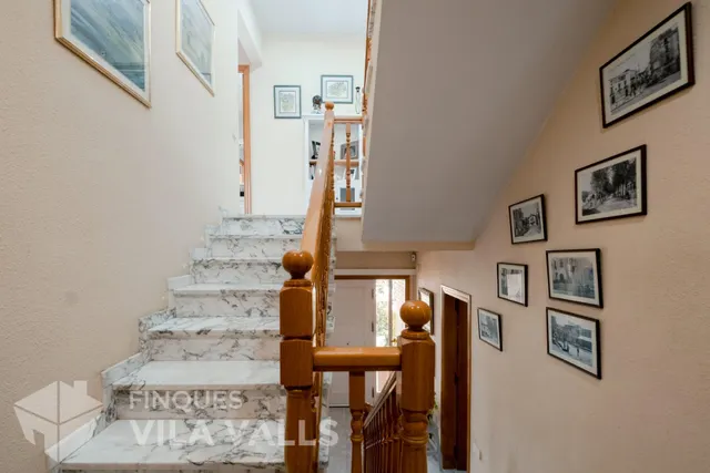 Casa con terraza, jardín y amplios espacios — 28