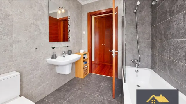 Se vende Bajo de 150m2 con jardín de 140m2 y 2 piscinas comunitarias en Sopuerta, Vizcaya — 26