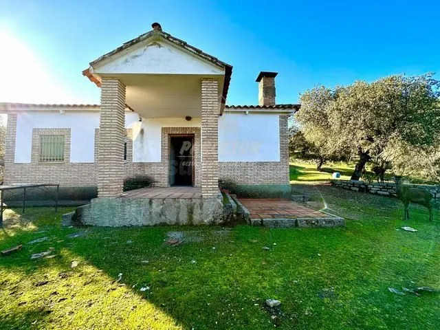 OBEJO - Finca de 8 hectáreas con casa de 110 m2 con 4 habita - foto 2
