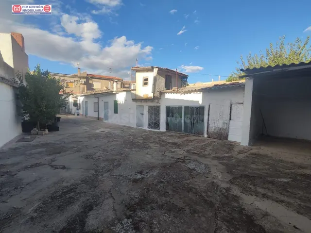 VIVIENDA JUNTO AL TORREÓN CON AMPLIO GARAJE Y PATIO DE MÁS D - foto 2