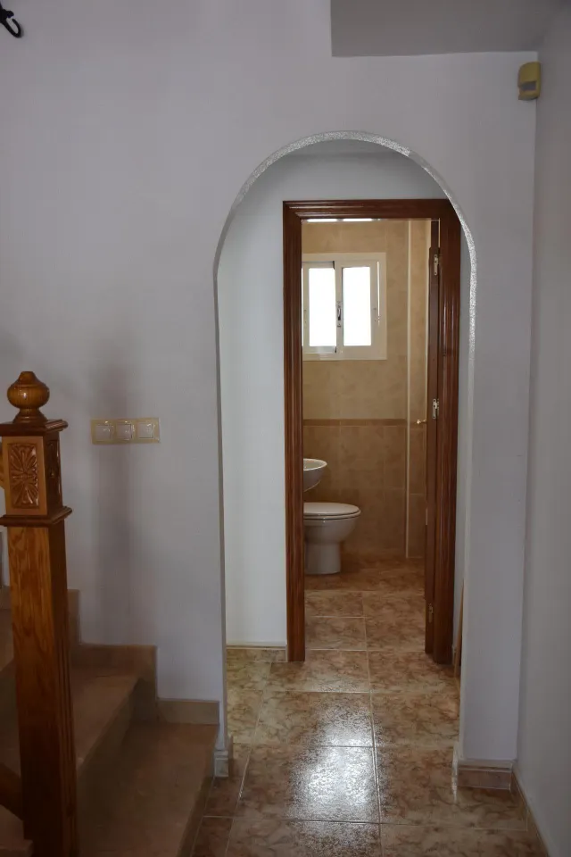 Fantastico adosado con plaza de garaje, trastero y piscina comunitaria — 11