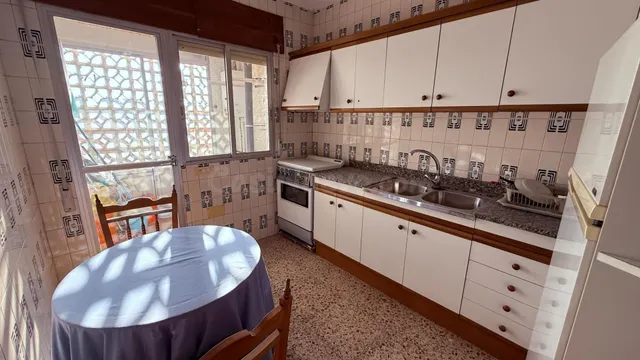 Piso amplio de 132 m2 junto al Hospital Virgen de la Arrixac - foto 4