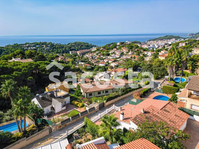 Casa con vistas al mar y licencia turística en Roca Grossa - - foto 2