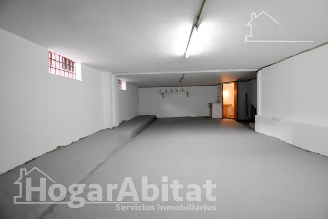 Espacio familiar y comodidad absoluta en este piso totalmente exterior con garaje privado cerrado — 36