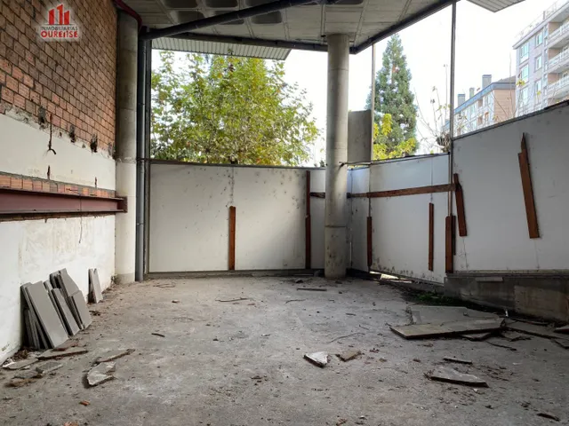 SE ALQUILA LOCAL COMERCIAL EN LA ZONA DE O COUTO — 6