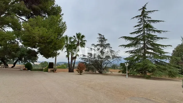 PRECIOSO CHALET EN VENTA EN ONTINYENT CON IMPRESIONANTES VIS - foto 4