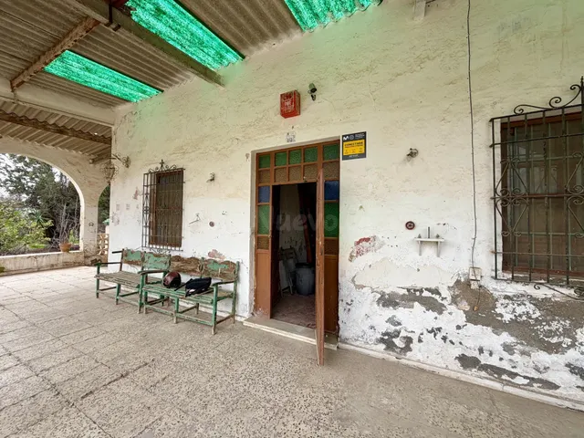 Finca rústica con vivienda, nave, pozos y balsas en Pechina  - foto 2