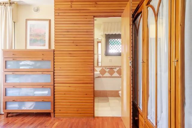 Chalet exclusivo en  una sola planta en el centro de La Zubia 5 dormitorios, piscina  y garaje — 30