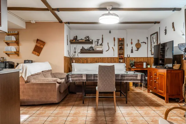 EXCLUSIVA VIVIENDA CON PISCINA PRIVADA EN URBANIZACIÓN "EL TORREÓN" EN ALBOLOTE. — 23