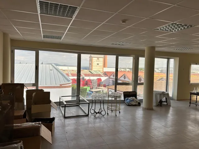 EN EXCLUSIVA LOCAL DIAFANO EN SEGUNDA PLANTA EN EL POLIGONO 