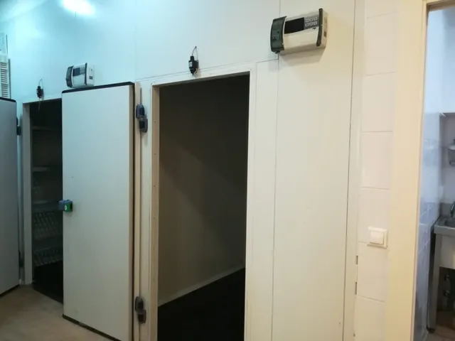 Urbis te ofrece un estupendo local comercial en zona Alamedi - foto 2
