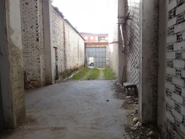Local comercial o de Industria en sótano — 6