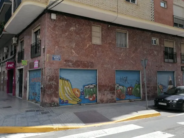 Local esquina en alquiler — 8