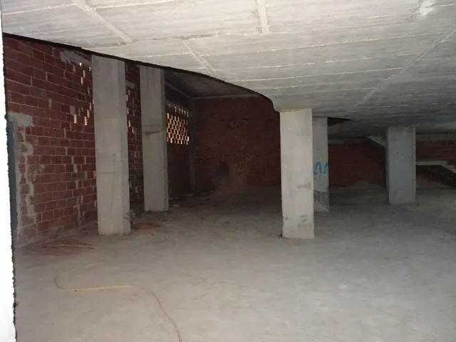 LOCAL COMERCIAL DE 945 M2 EN ZONA PEATONAL — 9