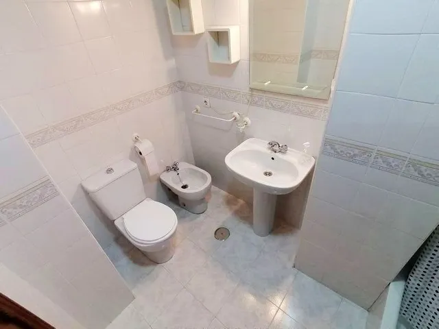 Piso de 4 Dormitorio y 2 Baños - Garaje coche y moto Opcional — 21