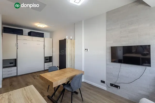 Estudio de reciente construcción con piscina, garaje y zonas comunes en Granada — 4