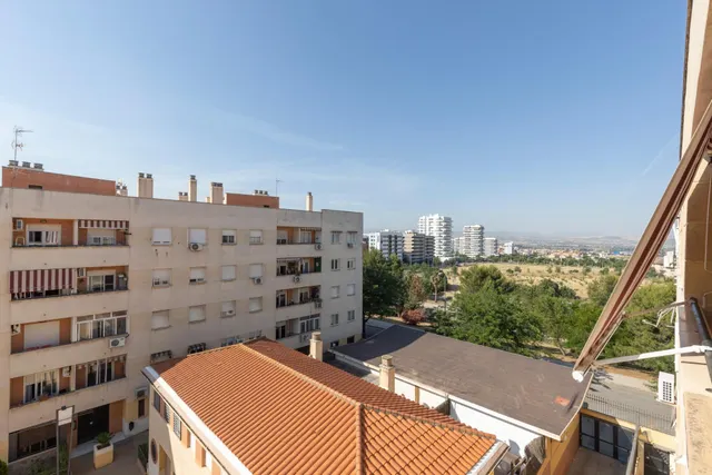 Amplia vivienda VPO con terraza, garaje y excelente ubicación junto a Avenida Juan Pablo II — 12