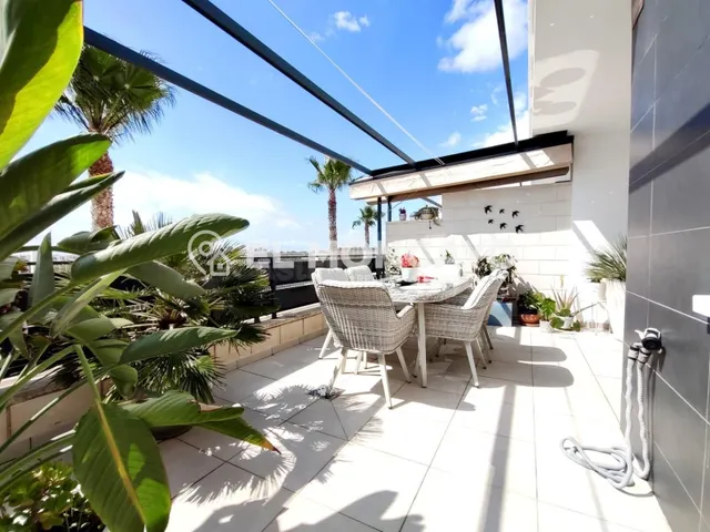 Fantástica vivienda adosada en exclusiva urbanización junto 