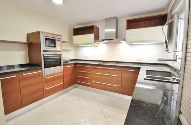 Maravillosa vivienda junto al Corte Inglés. Ahora en oferta. Llámanos. — 2