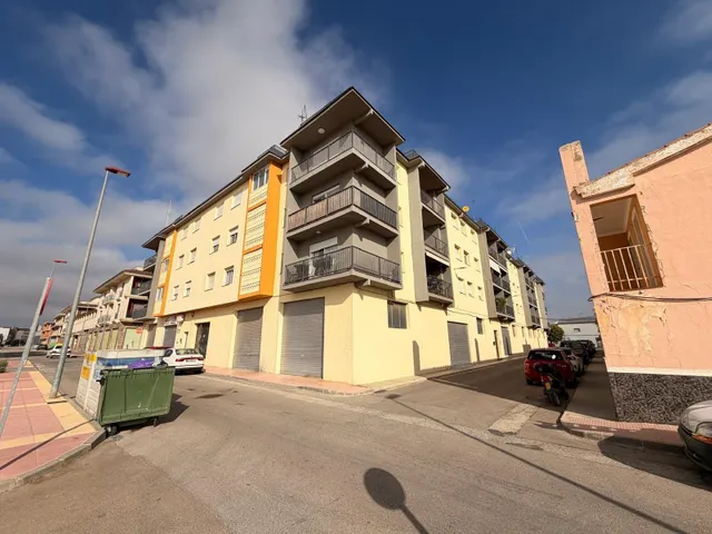 Amplia y luminosa vivienda de 4 dormitorios en Bullas — 41
