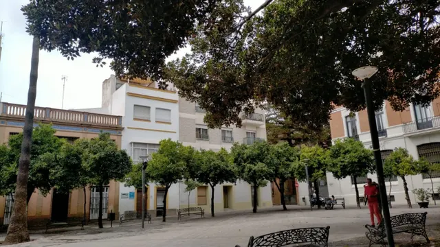 Plaza El Banco, local comercial en planta baja. — 7